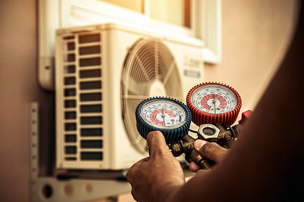 Professional Hvac technician working in Baring, WA